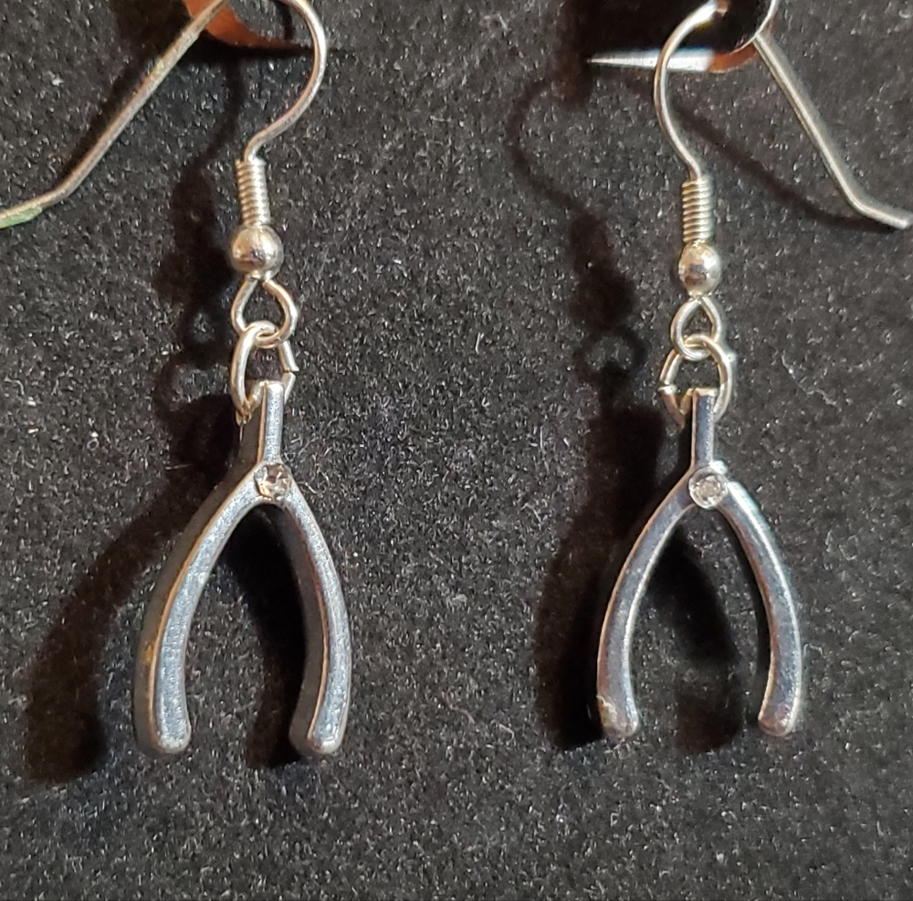 Wishbone Earrings - Silver